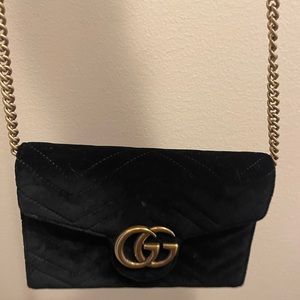 Gucci wallet on chain